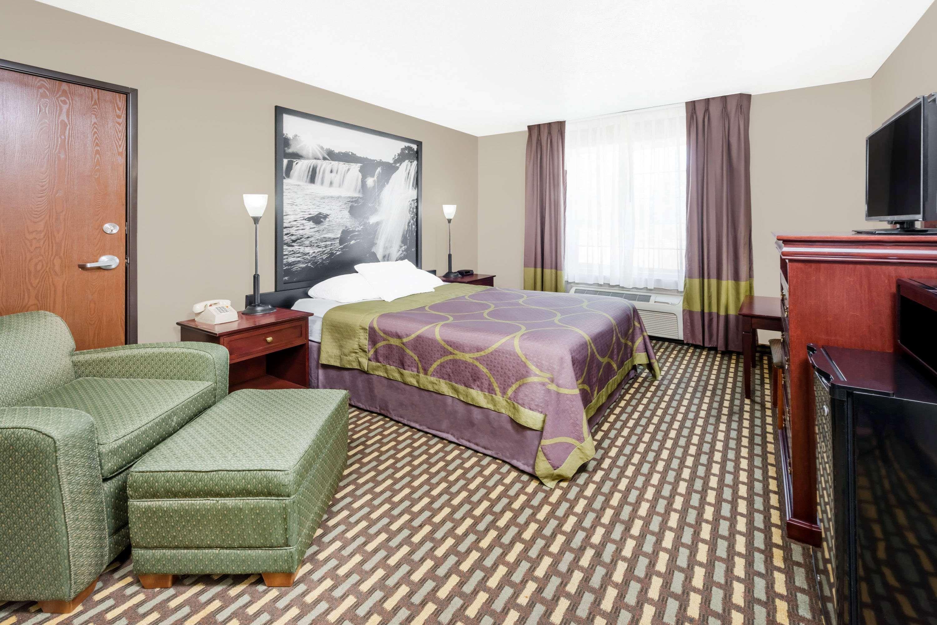 Super 8 By Wyndham Bolivar Exterior photo
