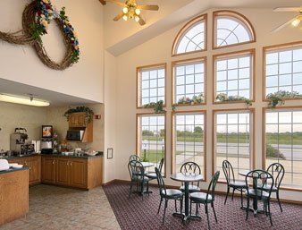 Super 8 By Wyndham Bolivar Restaurant photo